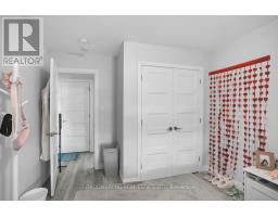 28 - 3380 SINGLETON AVENUE - 32