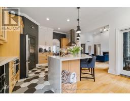 9923 PARKVIEW CRESCENT - 11