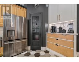 9923 PARKVIEW CRESCENT - 13