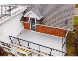 174 IROQUOIS AVENUE - 13