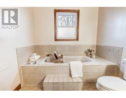 68 GOLFVIEW CRESCENT - 13