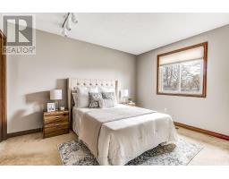 68 GOLFVIEW CRESCENT - 14