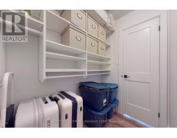 319 - 735 DEVERON CRESCENT - 22