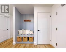 319 - 735 DEVERON CRESCENT - 37