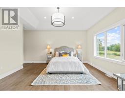 52 EAST GLEN DRIVE - 36