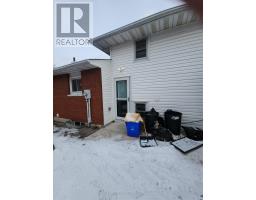 221 ADMIRAL DRIVE - 4