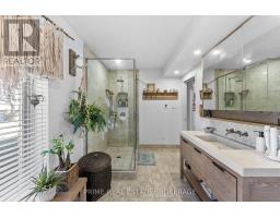 8 CRAMSTON CRESCENT - 16