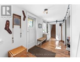 8 CRAMSTON CRESCENT - 33