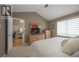 16 - 464 COMMISSIONERS ROAD W - 18