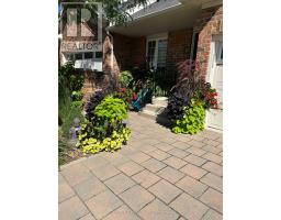 16 - 464 COMMISSIONERS ROAD W - 6