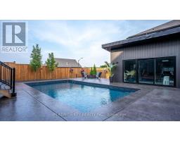 83 DAVENTRY WAY - 40