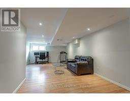 194 COMMISSIONERS ROAD E - 33