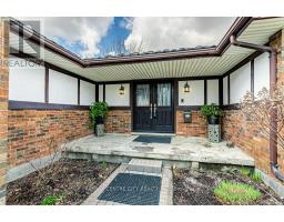 194 COMMISSIONERS ROAD E - 4