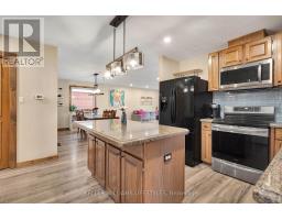 7 LOCKE HEIGHTS - 15