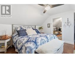 831 RIVERSIDE DRIVE - 27