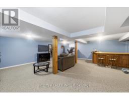 105 GIBSON CRESCENT - 22