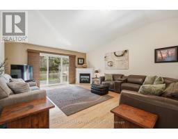 21 - 121 MEADOWCREEK DRIVE - 12