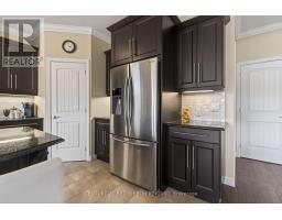 418 MACDONALD STREET - 12