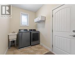 418 MACDONALD STREET - 28