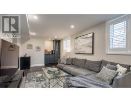 7 BRIARHILL PLACE - 18