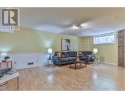 76 SPEIGHT CRESCENT - 22