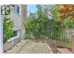 76 SPEIGHT CRESCENT - 32