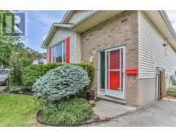76 SPEIGHT CRESCENT - 4