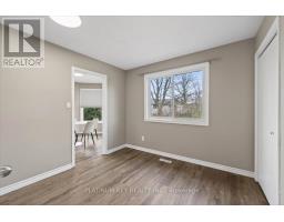 576 HELEN STREET - 11