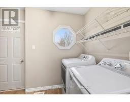 576 HELEN STREET - 17