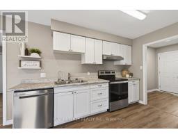 576 HELEN STREET - 8