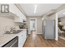 576 HELEN STREET - 9