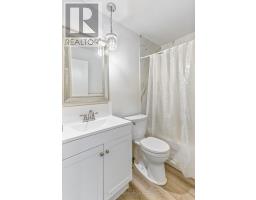 609 - 600 GRENFELL DRIVE - 13