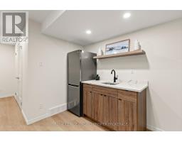 20 - 215 NORTH CENTRE ROAD - 28