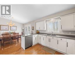 4 OAKWOOD COURT - 17