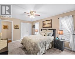 4 OAKWOOD COURT - 19