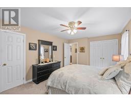 4 OAKWOOD COURT - 20