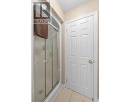 4 OAKWOOD COURT - 24