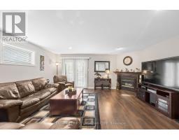 4 OAKWOOD COURT - 26