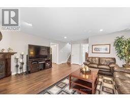 4 OAKWOOD COURT - 27