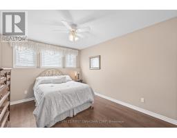 4 OAKWOOD COURT - 28