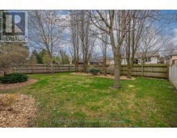 4 OAKWOOD COURT - 36