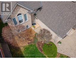 4 OAKWOOD COURT - 42