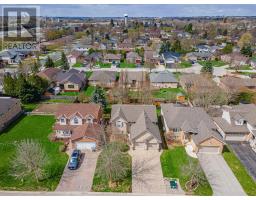 4 OAKWOOD COURT - 43