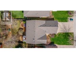 4 OAKWOOD COURT - 44