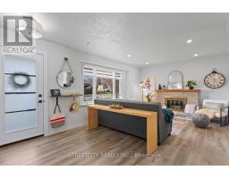 898 DALKEITH AVENUE - 3