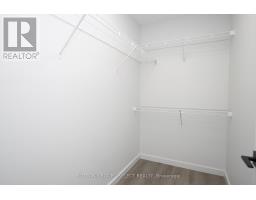 99 OPTIMIST DRIVE - 31