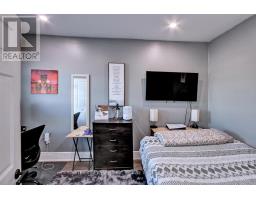 225 SIMCOE STREET - 12