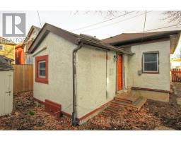 225 SIMCOE STREET - 18