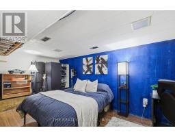 70 TALAVERA CRESCENT - 38