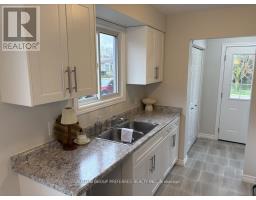 195 SIMPSON CRESCENT - 2